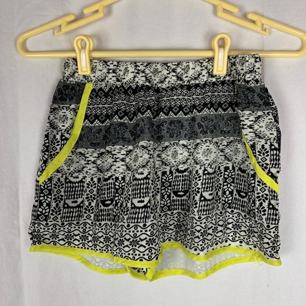 🏆 Love and love Flowy shorts